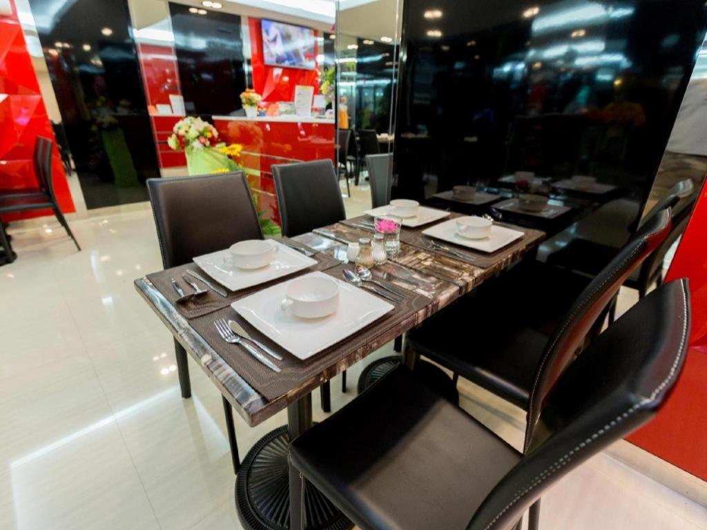 Euro Luxury Pavillion Pratunam Бангкок Екстер'єр фото