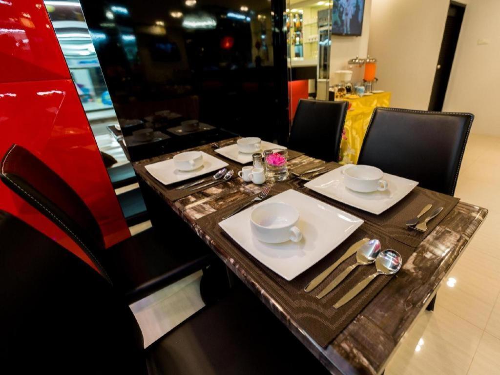 Euro Luxury Pavillion Pratunam Бангкок Екстер'єр фото