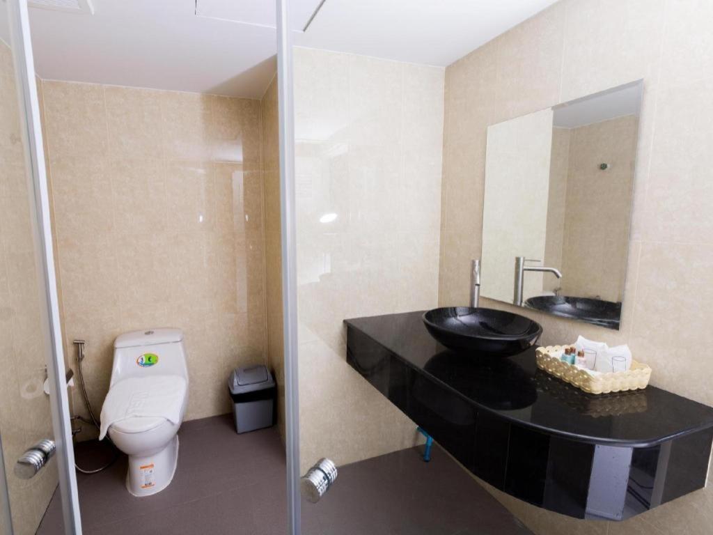 Euro Luxury Pavillion Pratunam Бангкок Екстер'єр фото
